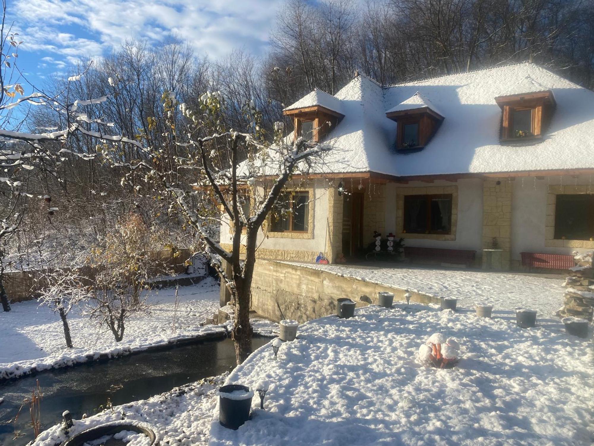 Casa Cu Sindrila Villa Vălenii de Munte Buitenkant foto